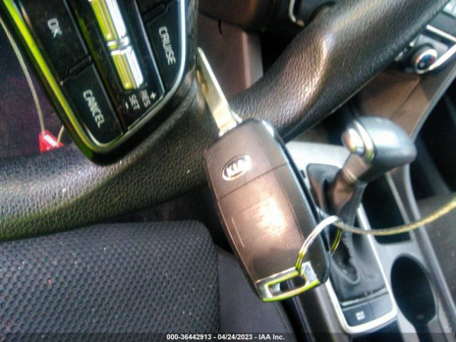 5XXGT4L37KG369801 KIA Optima Lx