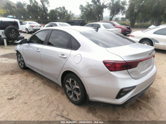 3KPF24AD7ME406464 KIA Forte Lxs