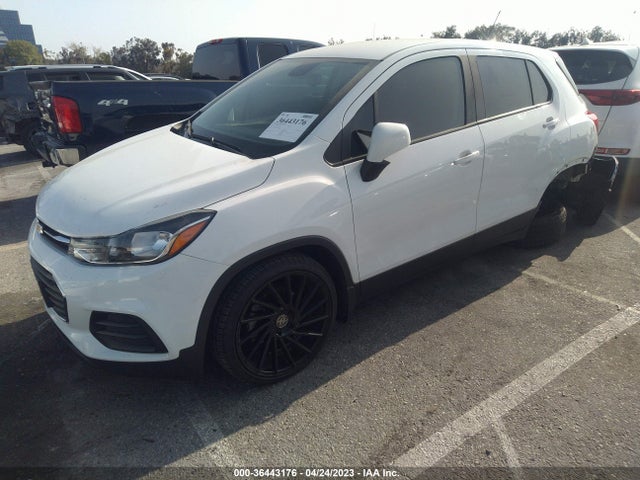 Chevrolet TRAX LS 2018 3GNCJKSB0JL285511 Image 2