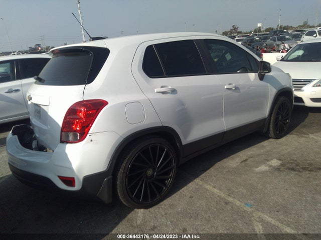 Chevrolet TRAX LS 2018 3GNCJKSB0JL285511 Image 4