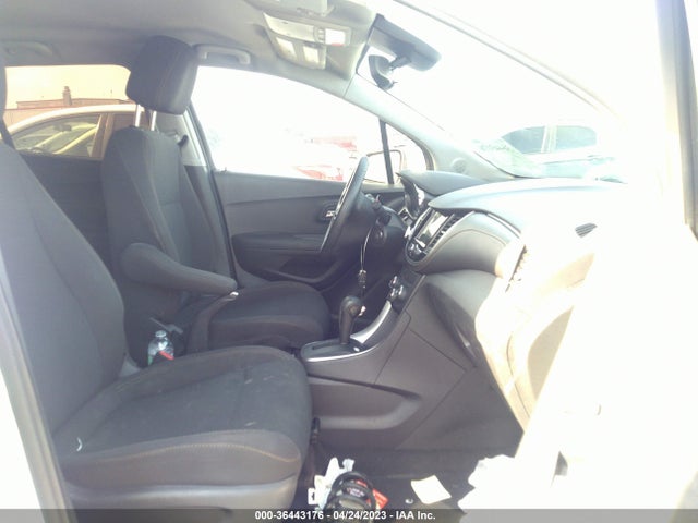 Chevrolet TRAX LS 2018 3GNCJKSB0JL285511 Image 5