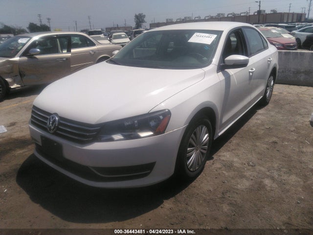 1VWAT7A39FC004808 Volkswagen Passat 1.8t S