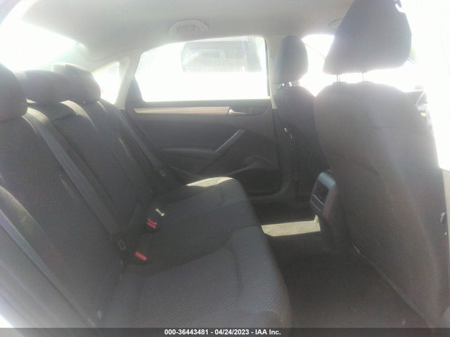 1VWAT7A39FC004808 Volkswagen Passat 1.8t S