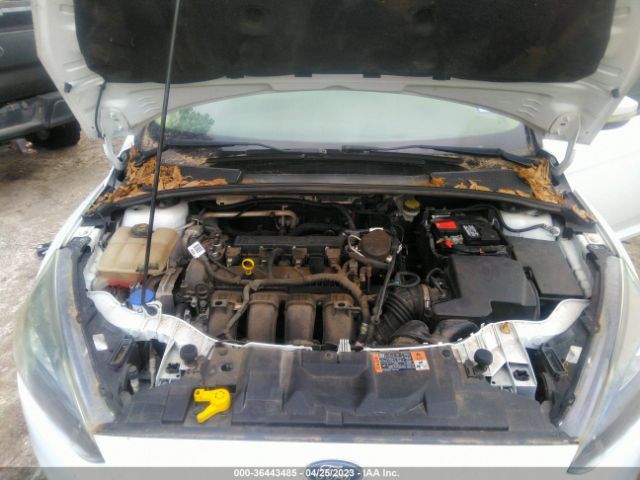 1FADP3K23FL334002 Ford FOCUS SE