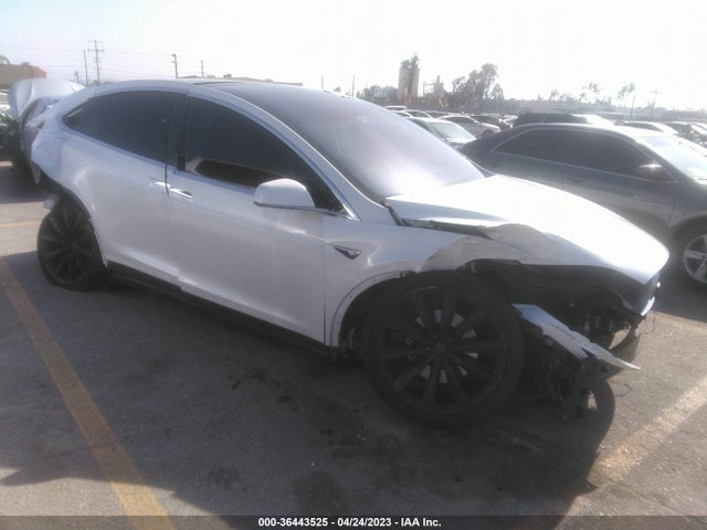 Tesla Model X 90d/75d/100d 2017 5YJXCAE28HF040572 Image 1