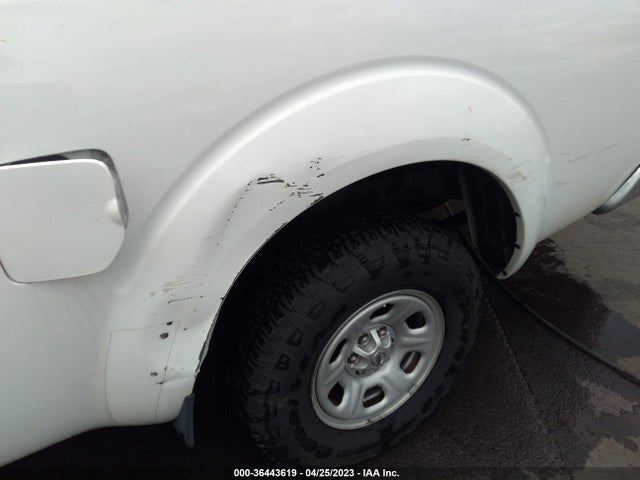 2015 NISSAN FRONTIER S VIN: 1N6BD0CT6FN745248