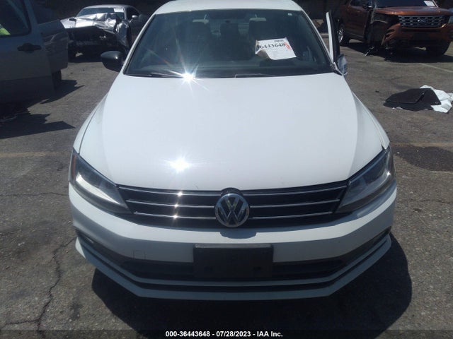 3VWD17AJ5GM225940 Volkswagen Jetta Sedan 1.8t Sport