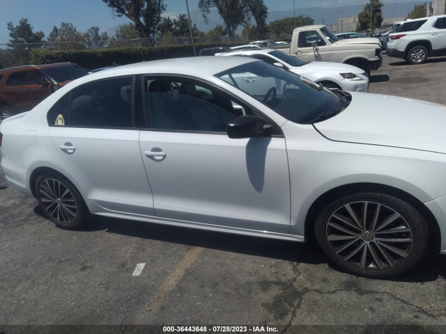 3VWD17AJ5GM225940 Volkswagen Jetta Sedan 1.8t Sport