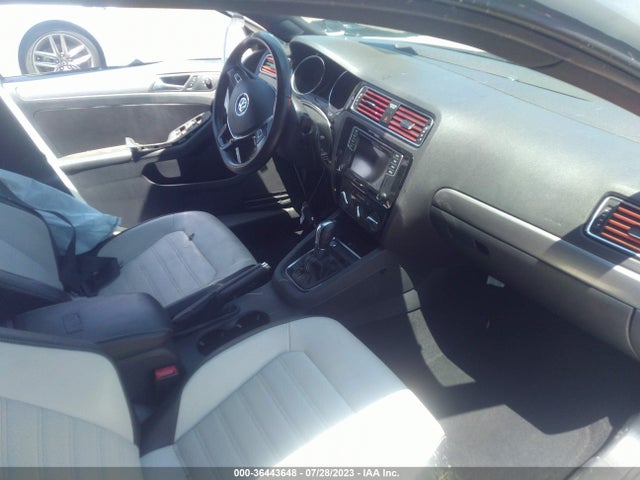 3VWD17AJ5GM225940 Volkswagen Jetta Sedan 1.8t Sport