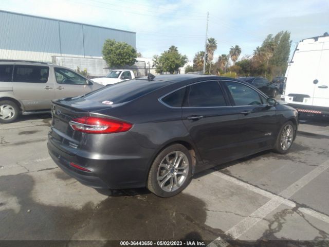 3FA6P0RUXKR183007 Ford Fusion Hybrid Titanium