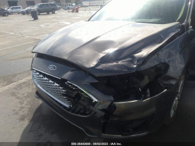 3FA6P0RUXKR183007 Ford Fusion Hybrid Titanium