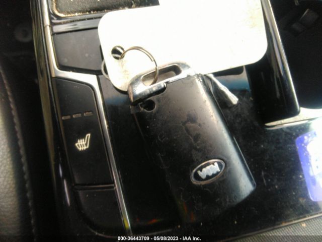 KNALB4J15H5039586 KIA Cadenza Premium