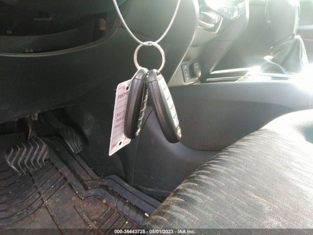 KNMAT2MV2HP552339 Nissan ROGUE SV