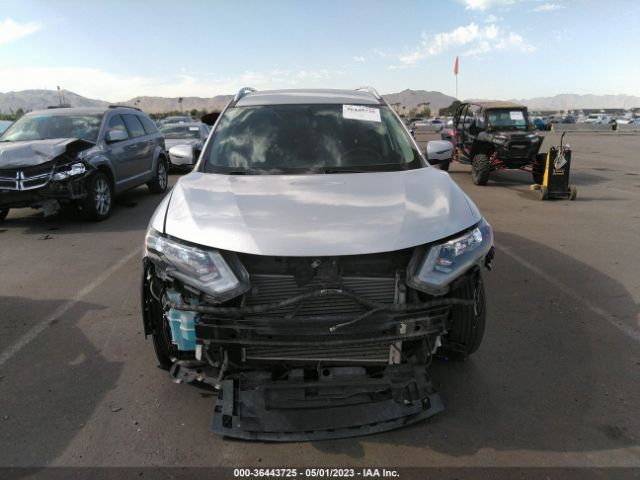 KNMAT2MV2HP552339 Nissan ROGUE SV