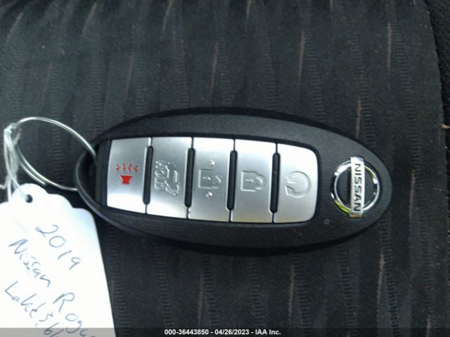 JN8AT2MV8KW381159 Nissan ROGUE SV