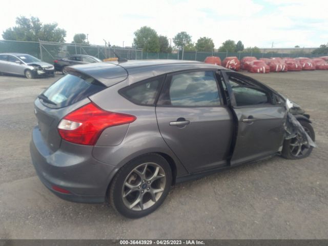 1FADP3K2XEL212977 Ford FOCUS SE