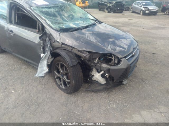 1FADP3K2XEL212977 Ford FOCUS SE