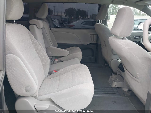 Toyota SIENNA LE 2019 5TDKZ3DC6KS009385 Image 10