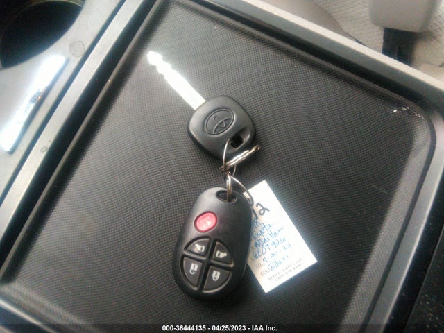 Toyota SIENNA LE 2018 5TDKZ3DC2JS940528 Image 3
