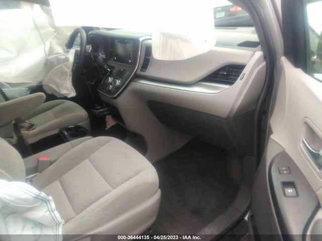 Toyota SIENNA LE 2018 5TDKZ3DC2JS940528 Image 6