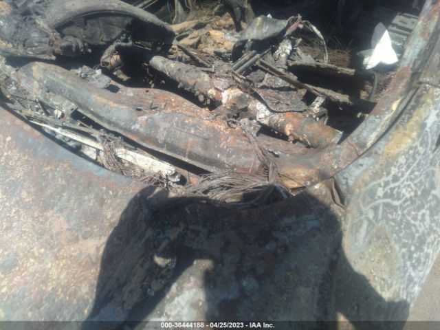 5XYPGDA33HG282585 KIA SORENTO LX