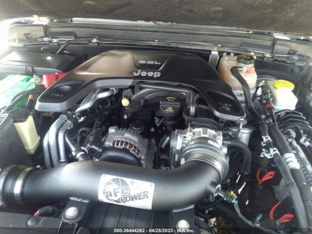 1C4HJXEG8JW153366 Jeep Wrangler Unlimited Sahara