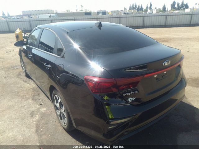 3KPF24AD2ME331947 KIA Forte Lxs