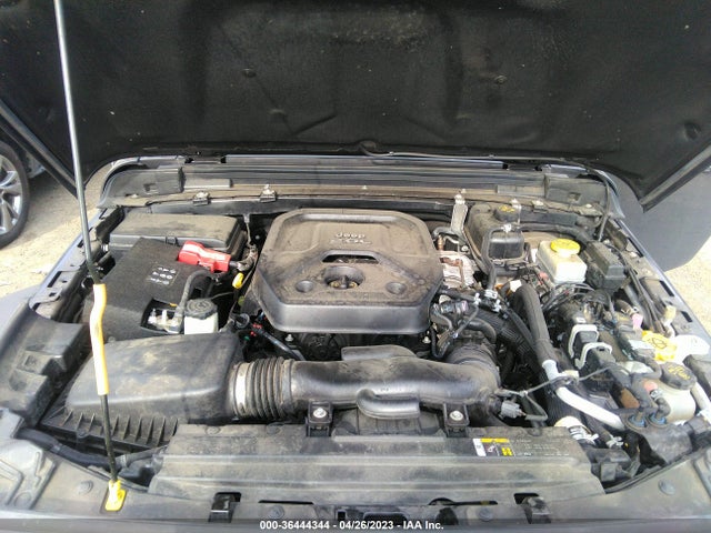 1C4HJXDN2JW300488 Jeep Wrangler Unlimited Sport