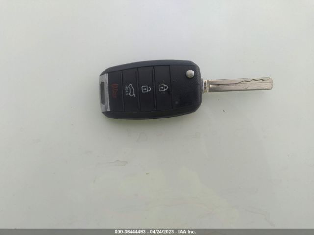 KNDPMCAC8J7370926 KIA Sportage Lx