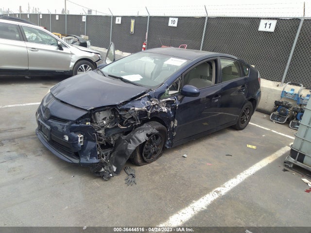 Toyota Prius Four/five/three/one/two 2014 JTDKN3DU2E1744872 Image 2