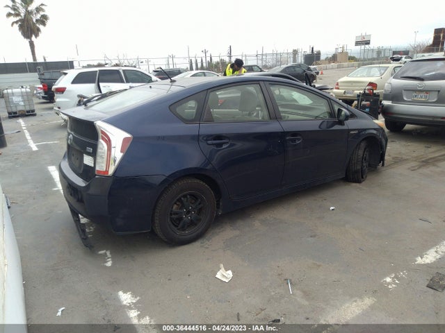 Toyota Prius Four/five/three/one/two 2014 JTDKN3DU2E1744872 Image 4