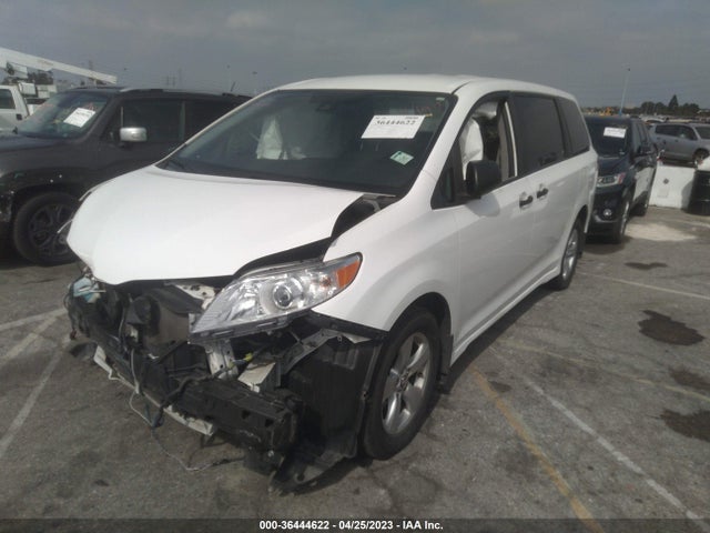 Toyota Sienna L 2020 5TDZZ3DC4LS027349 Image 2
