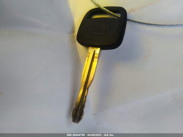2003 TOYOTA COROLLA CE/LE VIN: JTDBR32E632003115