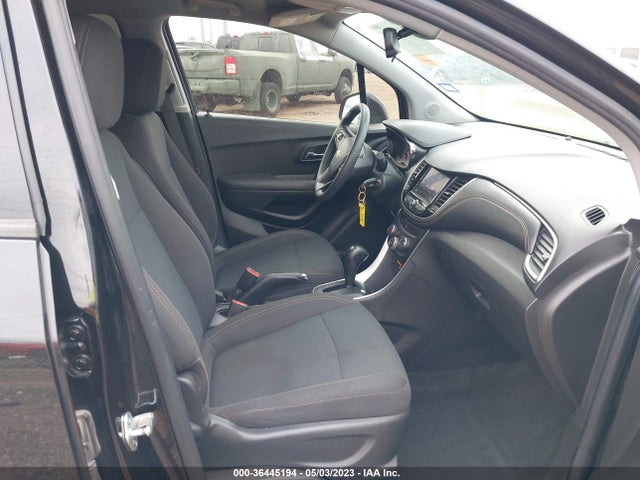 Chevrolet TRAX LS 2020 KL7CJKSB2LB037481 Image 5