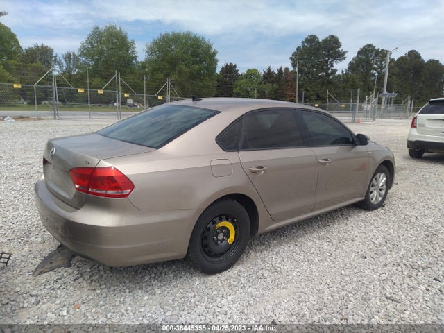 1VWAT7A35FC063340 Volkswagen Passat 1.8t Wolfsburg Ed