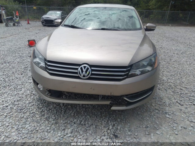 1VWAT7A35FC063340 Volkswagen Passat 1.8t Wolfsburg Ed