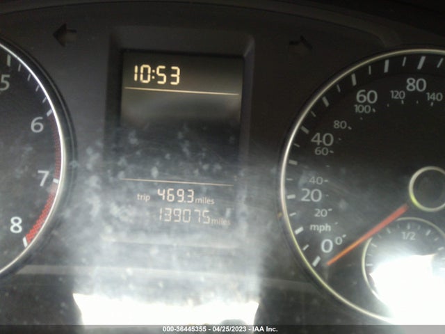 1VWAT7A35FC063340 Volkswagen Passat 1.8t Wolfsburg Ed