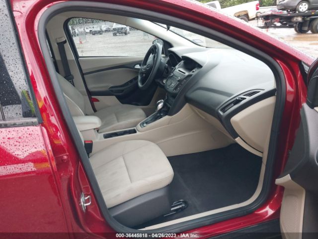 1FADP3F28FL299841 Ford FOCUS SE
