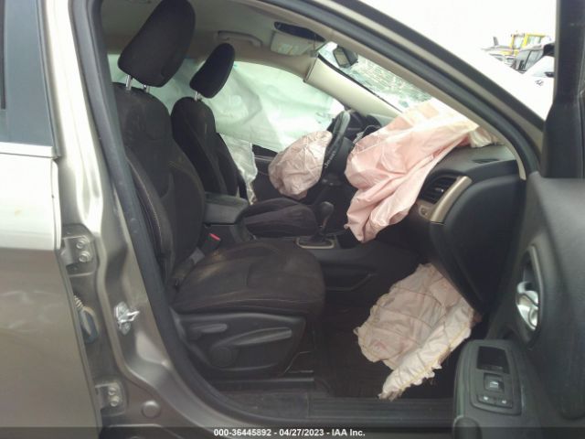 1C4PJLCB9GW329796 Jeep Cherokee Latitude
