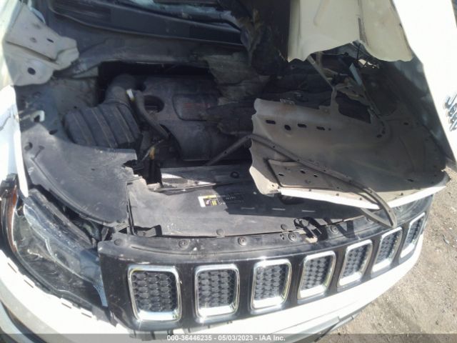 3C4NJCBBXJT227574 Jeep Compass Latitude