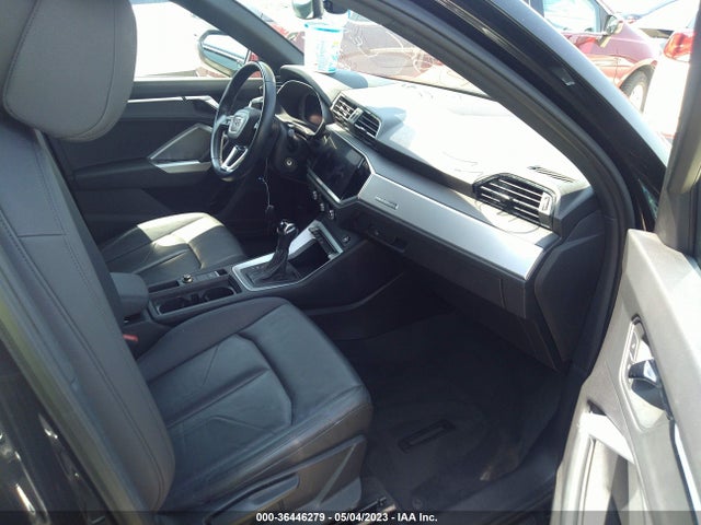 WA1AECF32L1026813 Audi Q3 PREMIUM