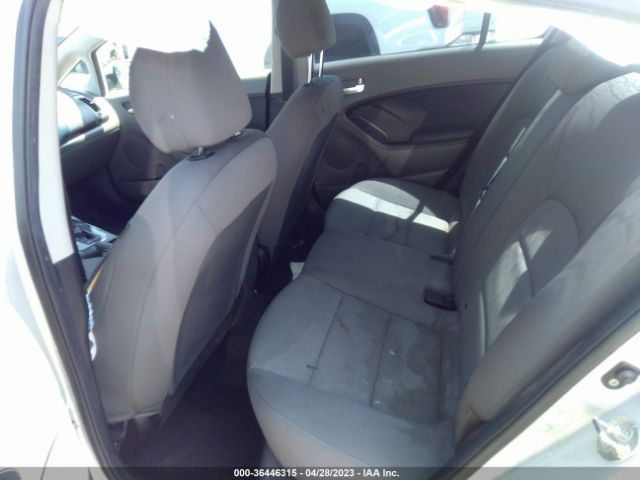 3KPFK4A78JE240395 KIA FORTE LX