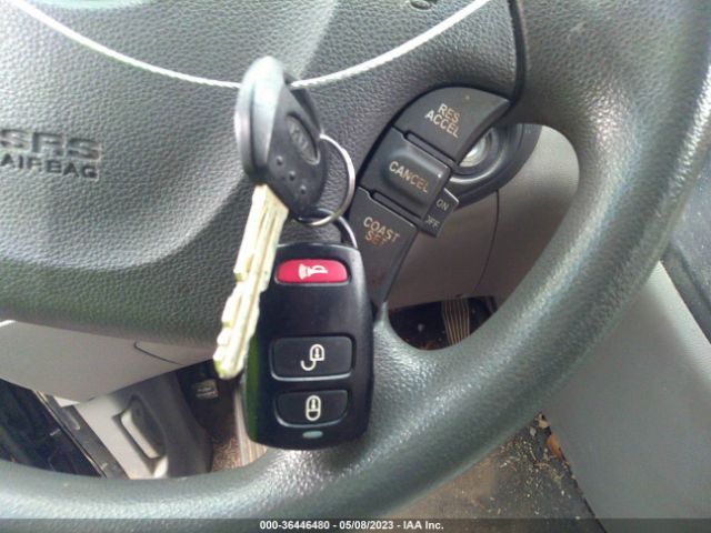 KNDMG4C75E6541238 KIA SEDONA LX