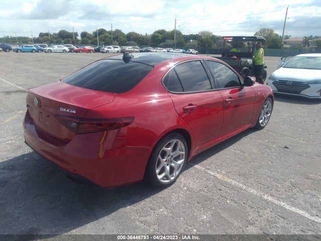 2022 Alfa Romeo Giulia, VIN: ZARFAMBN1N7656123