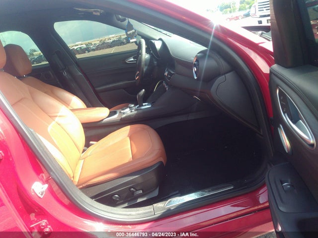 2022 Alfa Romeo Giulia, VIN: ZARFAMBN1N7656123