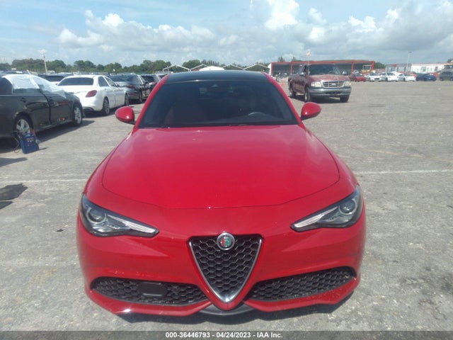 2022 Alfa Romeo Giulia, VIN: ZARFAMBN1N7656123