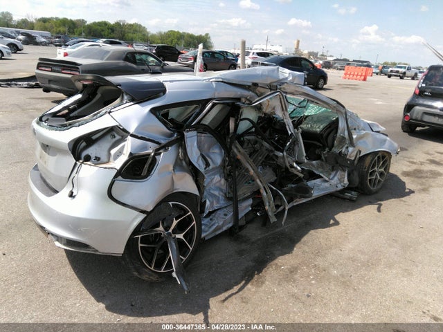 Ford FOCUS SE 2015 1FADP3K21FL299914 Image 4