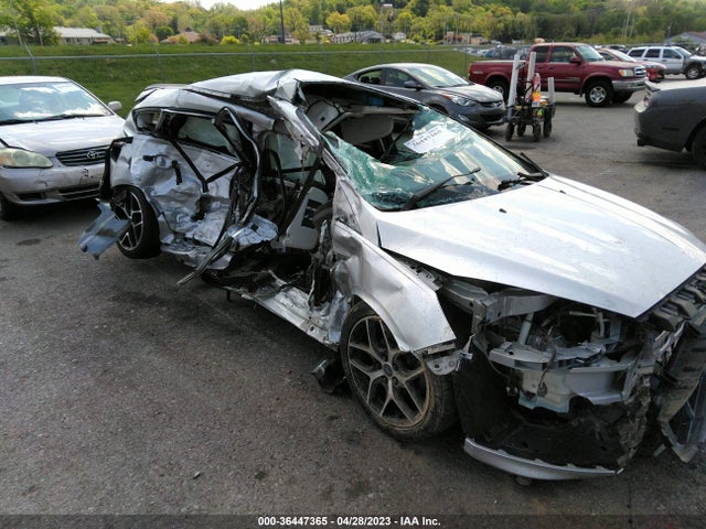 Ford FOCUS SE 2015 1FADP3K21FL299914 Image 6