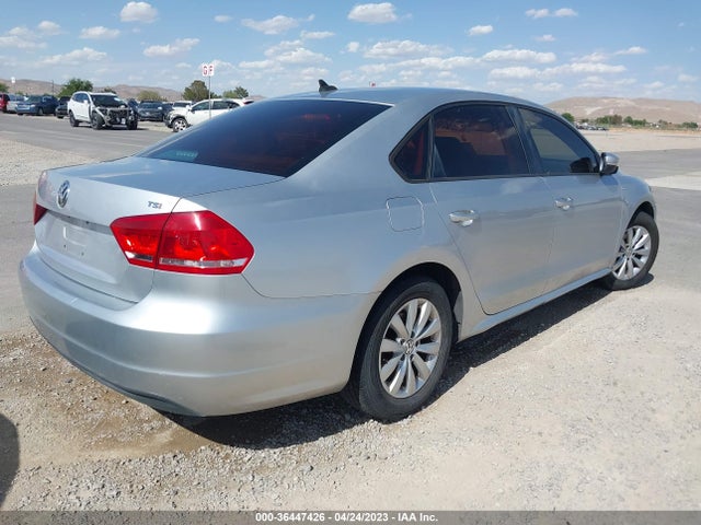 1VWAT7A33EC097680 Volkswagen Passat Wolfsburg Ed