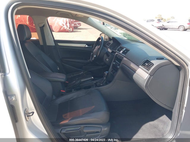 1VWAT7A33EC097680 Volkswagen Passat Wolfsburg Ed